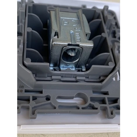 Prise TV connectique F étoile blindée 0-2400MHz complete avec plaque blanc pur NILOE LEGRAND 664750-P Prise TV Connectique F étoile Blindée 0-2400MHz Complete Avec Plaque Blanc Pur NILOE LEGRAND 664750-P -LEGRAND Soldes 13678716 3