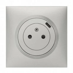 LEGRAND Prise Surface Dooxie Avec Chargeur Type-C Intégré En Face Avant De La Prise Finition Alu (600441)
