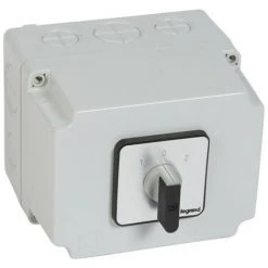 LEGRAND Commutateur à Cames Inverseur Avec Position Arrêt 45° PR40 4P 8 Contacts Boîtier 135x70mm (027748)