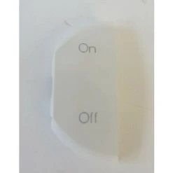 Enjoliveur Simple Blanc Céliane BUS Marquage ON Et OFF Montage Gauche LEGRAND 068280