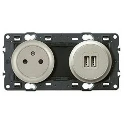 Legrand Celiane 2 Pôles + Terre & USB 1500mA Titane