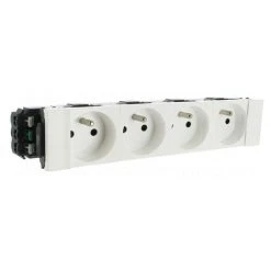 LEGRAND Quadruple Prise De Courant 2P+T Spéciale Goulotte à Clippage Direct Mosaic 8 Modules - Blanc