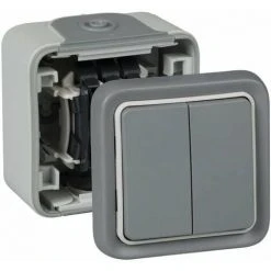 Double Interrupteur Mural, Bouton Poussoir étanche En Saillie De La Gamme Plexo, Double Interrupteur Extérieur, étanche (IP55), Couleur Grise - Legrand, 191514 Plexo. 5 Double Interrupteur Mural, Bouton Poussoir étanche En Saillie De La Gamme Plexo, Double Interrupteur Extérieur, étanche (IP55), Couleur Grise - Legrand, 191514 Plexo. -LEGRAND Soldes 59586935 4