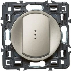 LEGRAND Interrupteur/va-et-vient Lumineux (voyant Fourni) Céliane Soft - 10A - Titane