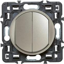 LEGRAND Double Interrupteur Ou Va-et-vient Céliane Soft - 10A - Titane