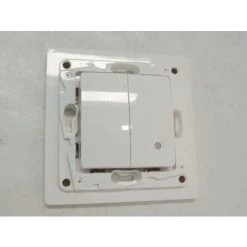 Interrupteur Simple Radio (émetteur) Blanc Pur Sans Fil Radio/zigbee à Pile 3V (fournie) Niloe LEGRAND 665101