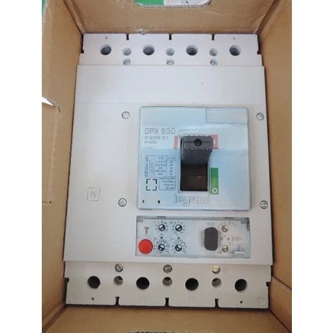 Disjoncteur de puissance 400A 4P 36kA déclencheur électronique S2 400V tétrapolaire DPX 630 LEGRAND 025631 Disjoncteur De Puissance 400A 4P 36kA Déclencheur électronique S2 400V Tétrapolaire DPX 630 LEGRAND 025631 -LEGRAND Soldes 9559753 1